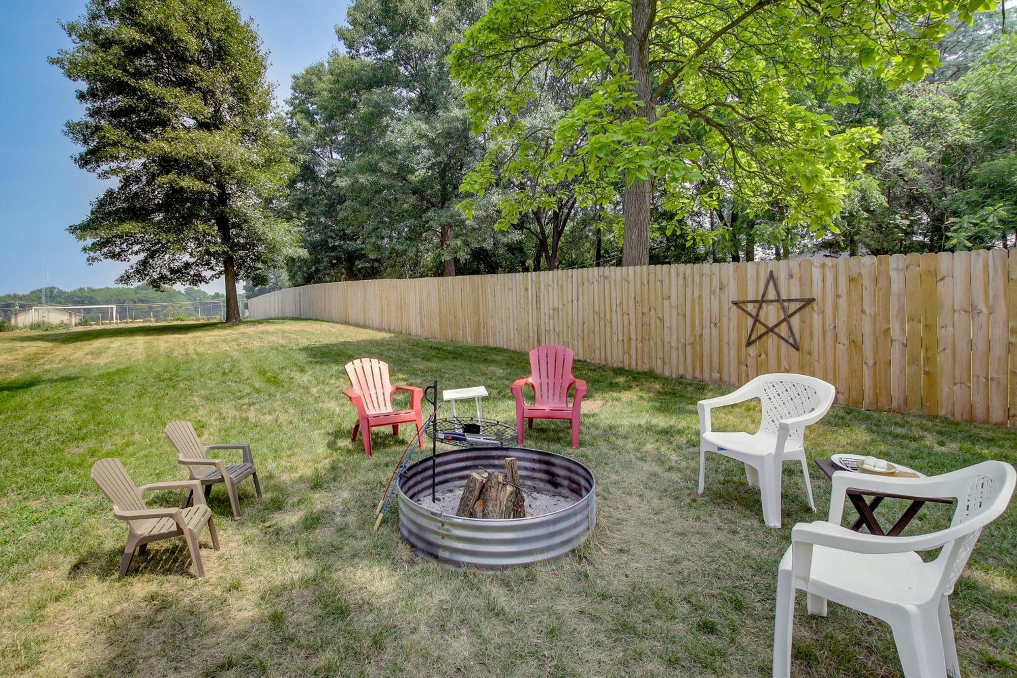 Pet-Friendly Montello Home With Fire Pit! Exterior photo